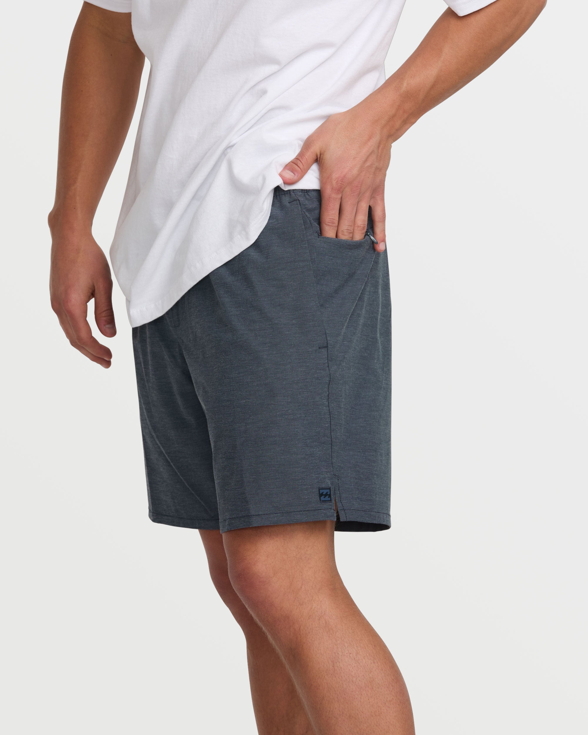 Crossfire Submersible 18 Hybrid Shorts - Navy
