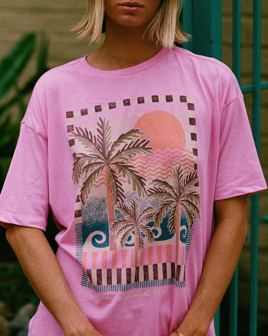 Feel The Heat Short Sleeve Knit T-Shirt - Party Pink