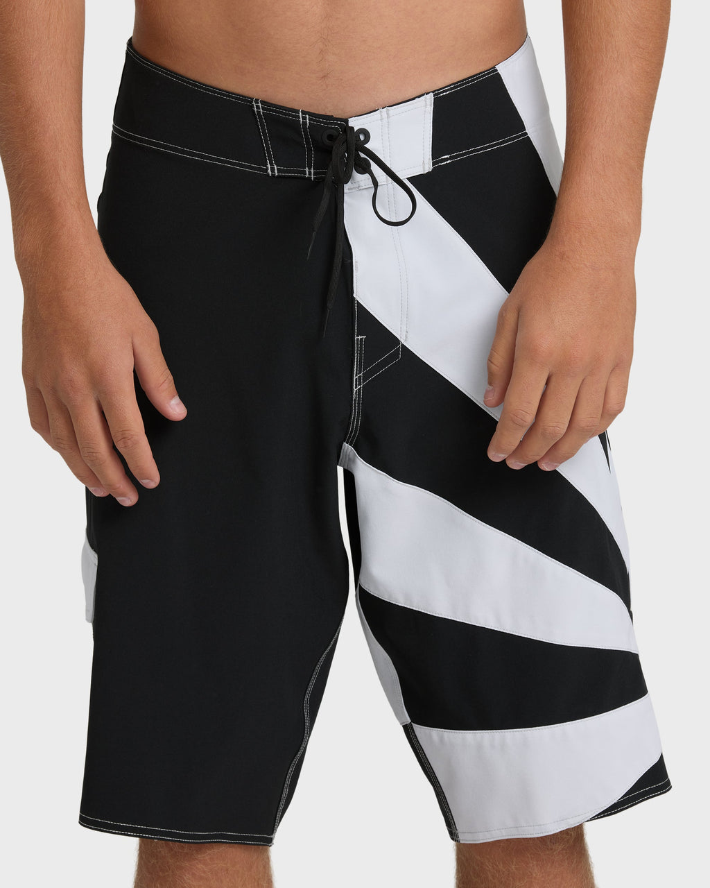 A.I. Rising Sun Pro 22 Boardshorts - Black/White