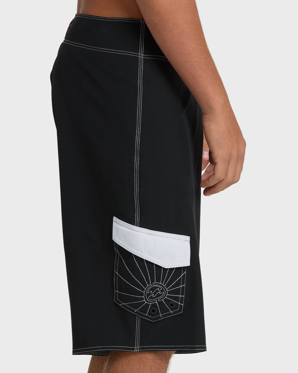 A.I. Rising Sun Pro 22 Boardshorts - Black/White