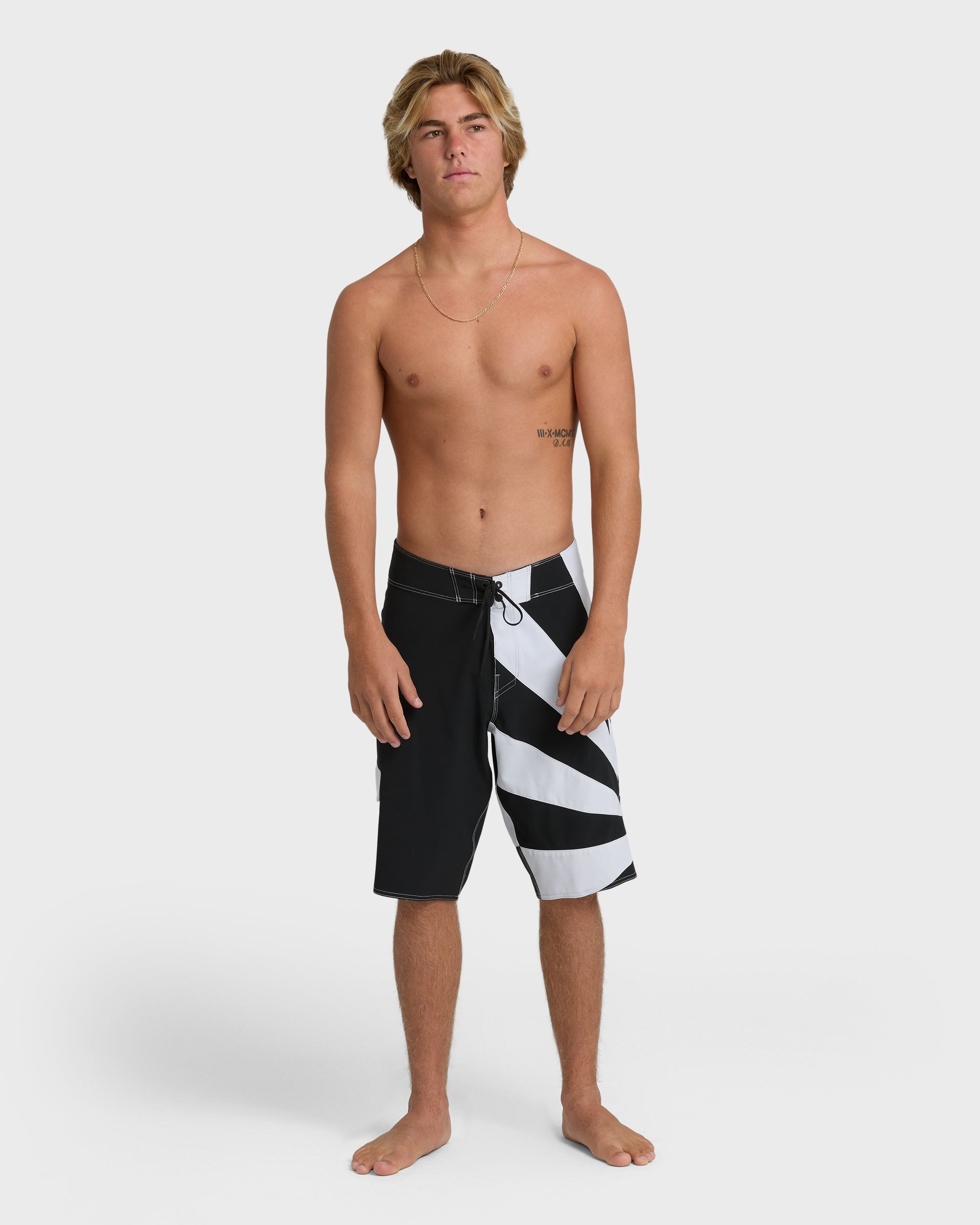 A.I. Rising Sun Pro 22 Boardshorts - Black/White